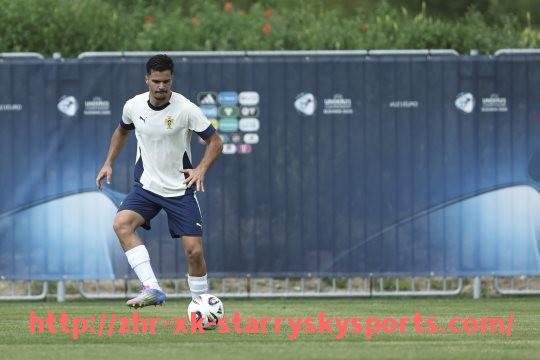 星空体育-中超联赛的球鞋:中超联赛中球员常用的足球鞋品牌与选择