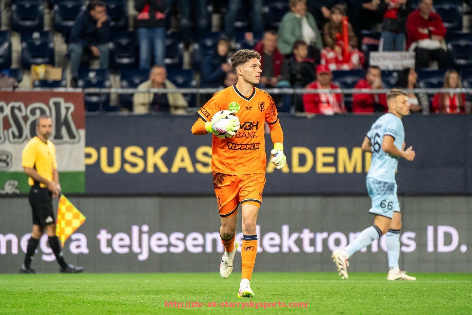 星空体育-CBA是否有足球鞋?:篮球与足球配件的跨界应用